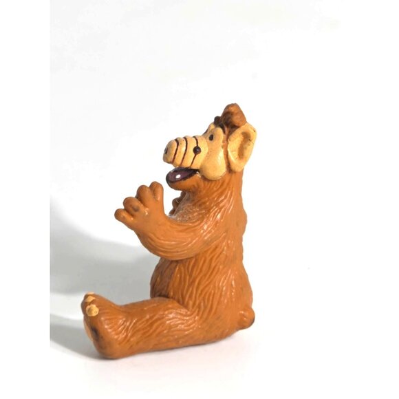 Vintage 1980s ALF PVC Alien Figurine Sitting With Raised Hand Russ Toys - Picture 2 of 6